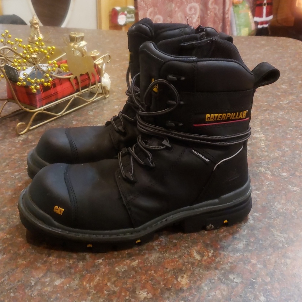 Boots - Picture 5 of 5